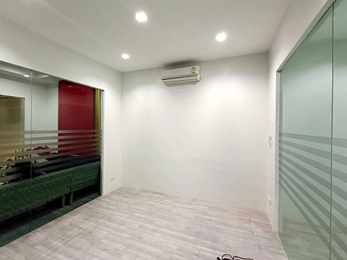 ให้เช่า ออฟฟิศ อาคารสำนักงาน ย่านใจกลางเมืองลาดพร้าว87 พื้นที่ 101ตร.ว.  จดบริษัทได้